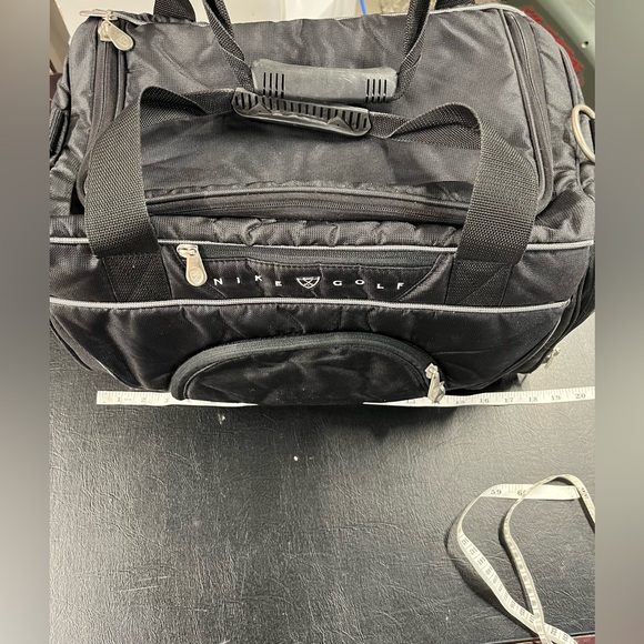 Nike Golf duffle bag - Picture 3 of 13